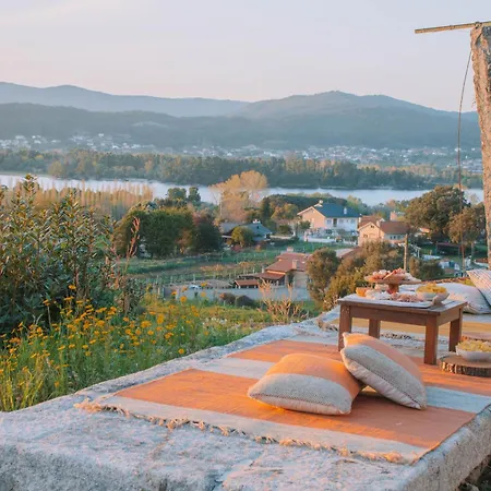 A Quinta Lanhelas River View Вилла Каминья